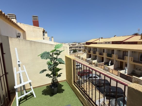 3 Bedroom 2 Bathroom Town House in La Zenia - Caza De Casa