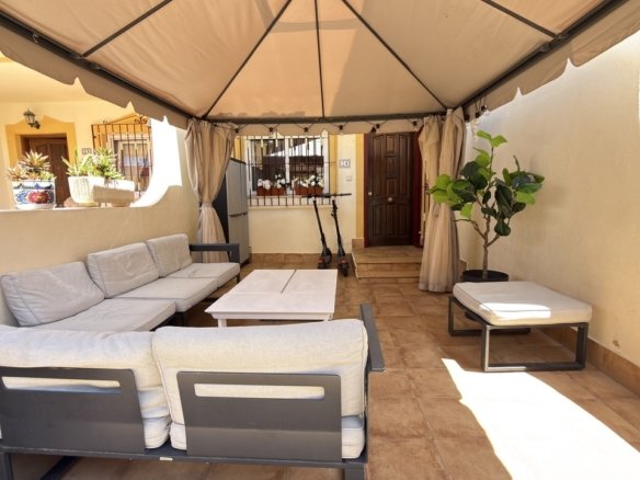 3 Bedroom 2 Bathroom Town House in La Zenia - Caza De Casa