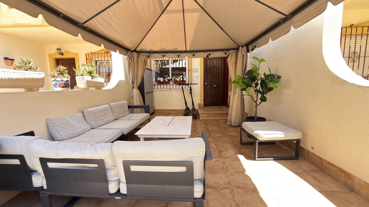 3 Bedroom 2 Bathroom Town House in La Zenia - Caza De Casa