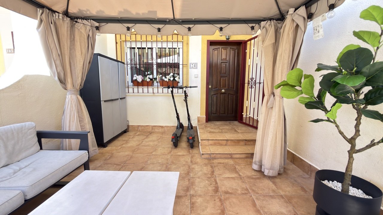 3 Bedroom 2 Bathroom Town House in La Zenia - Caza De Casa