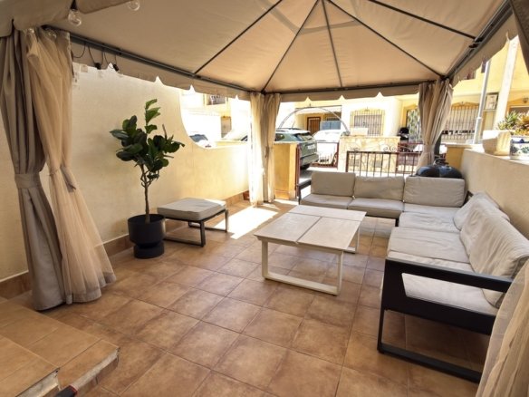 3 Bedroom 2 Bathroom Town House in La Zenia - Caza De Casa