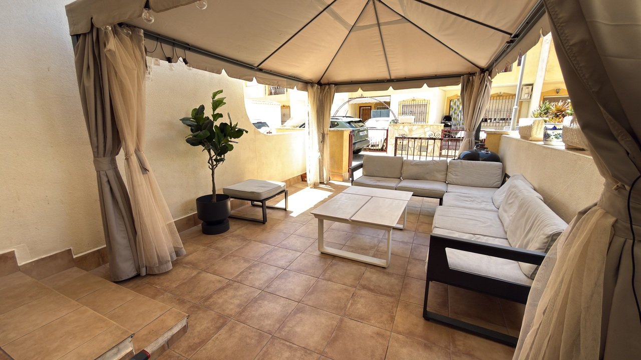 3 Bedroom 2 Bathroom Town House in La Zenia - Caza De Casa