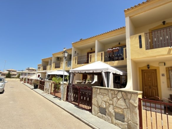 3 Bedroom 2 Bathroom Town House in La Zenia - Caza De Casa