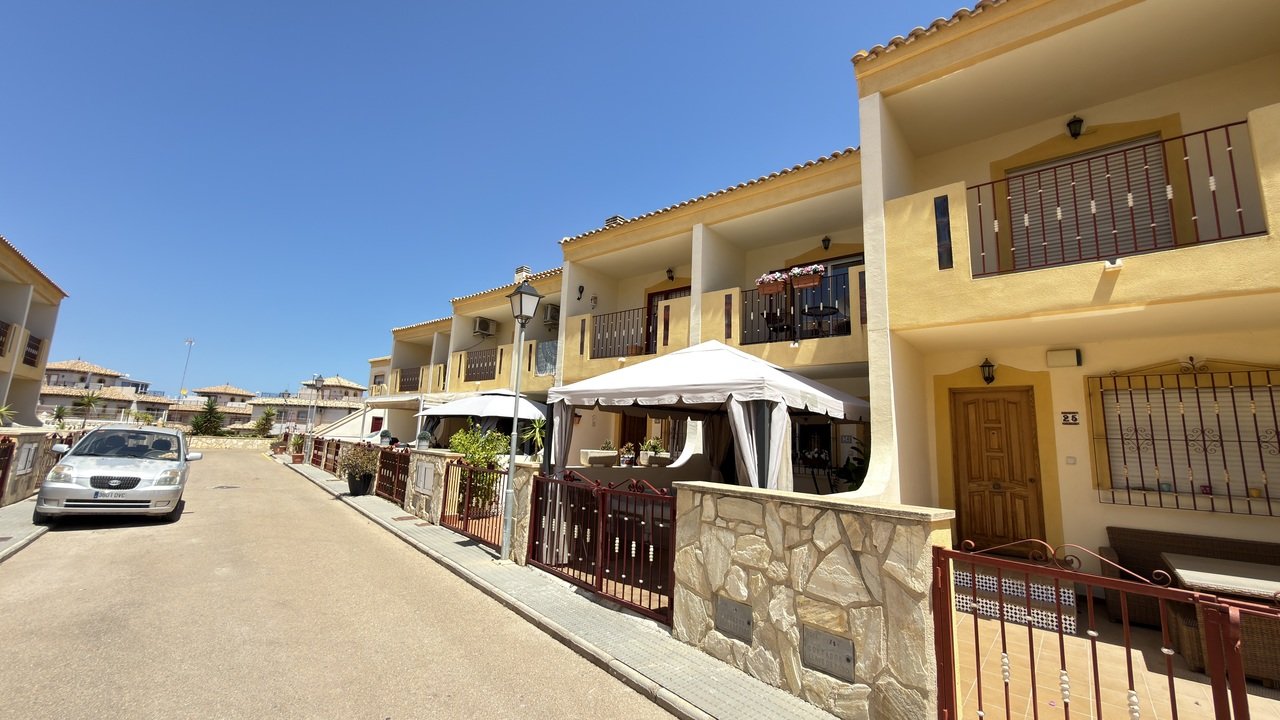 3 Bedroom 2 Bathroom Town House in La Zenia - Caza De Casa