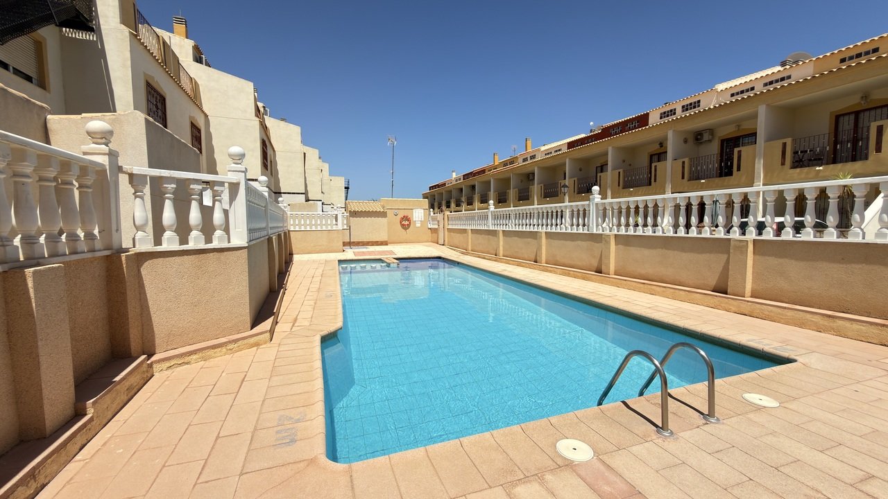 3 Bedroom 2 Bathroom Town House in La Zenia - Caza De Casa