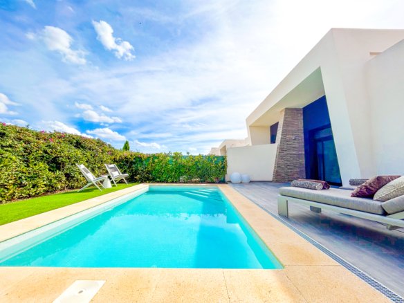 3 Bedroom 2 Bathroom Villa in Algorfa - Caza De Casa