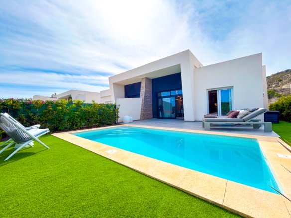 3 Bedroom 2 Bathroom Villa in Algorfa - Caza De Casa