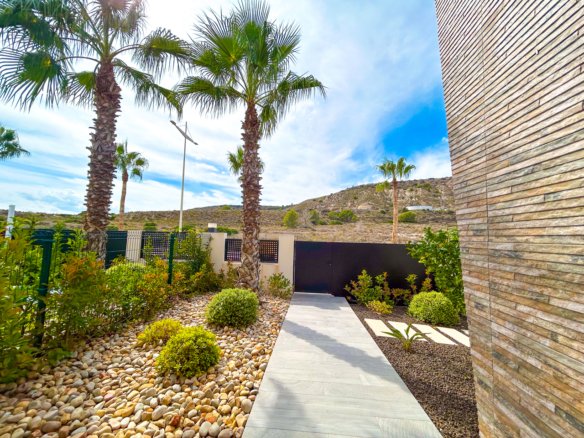 3 Bedroom 2 Bathroom Villa in Algorfa - Caza De Casa