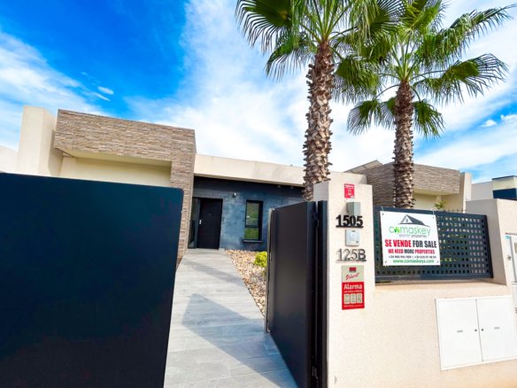 3 Bedroom 2 Bathroom Villa in Algorfa - Caza De Casa