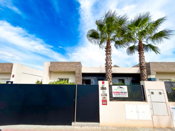 3 Bedroom 2 Bathroom Villa in Algorfa - Caza De Casa