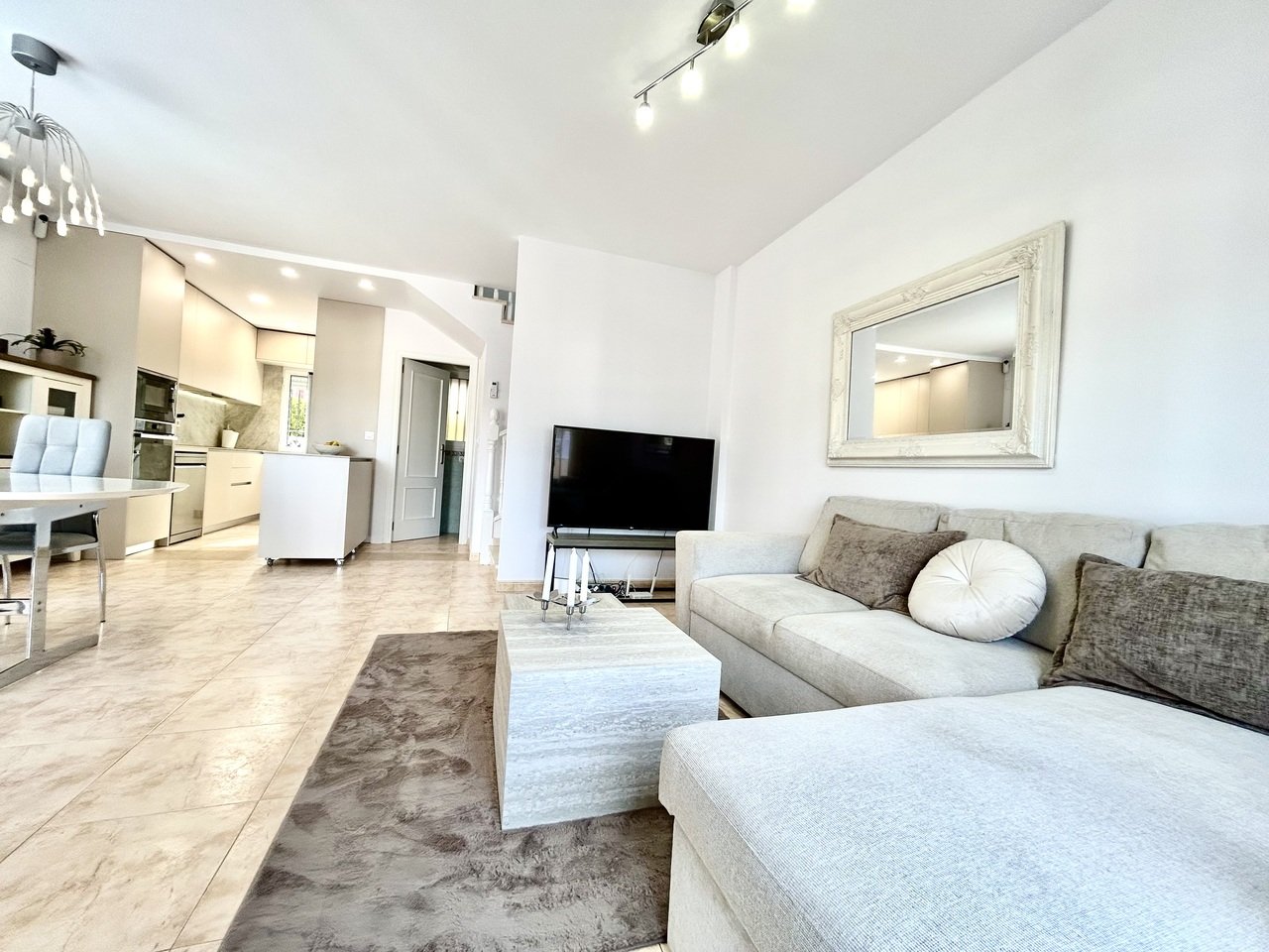 3 Bedroom 2 Bathroom Town House in Dehesa de Campoamor - Caza De Casa