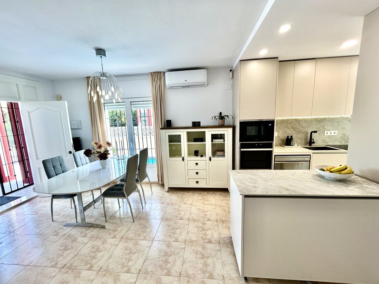 3 Bedroom 2 Bathroom Town House in Dehesa de Campoamor - Caza De Casa