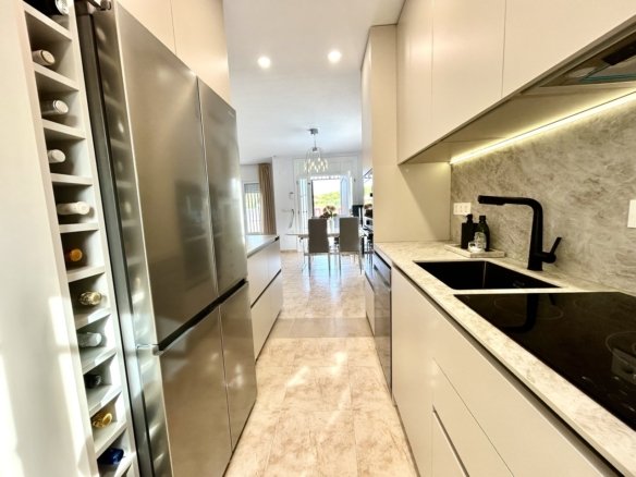 3 Bedroom 2 Bathroom Town House in Dehesa de Campoamor - Caza De Casa