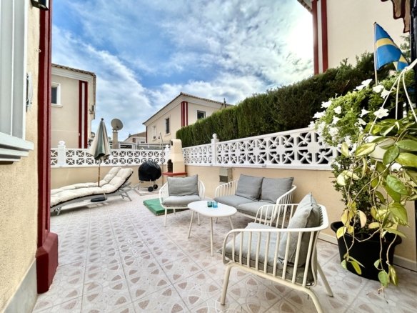 3 Bedroom 2 Bathroom Town House in Dehesa de Campoamor - Caza De Casa