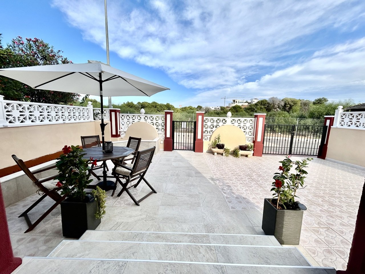 3 Bedroom 2 Bathroom Town House in Dehesa de Campoamor - Caza De Casa