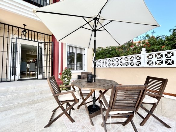 3 Bedroom 2 Bathroom Town House in Dehesa de Campoamor - Caza De Casa