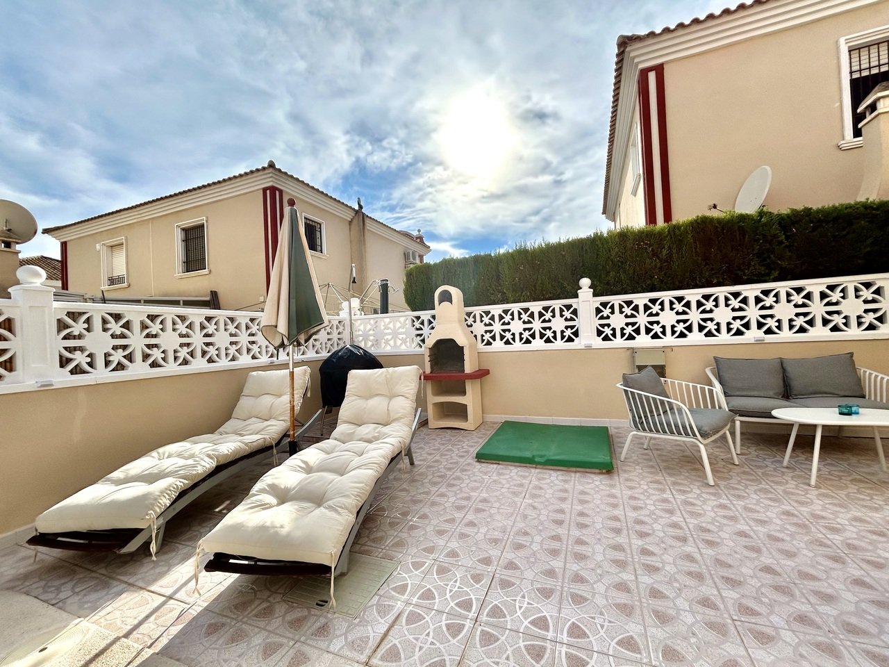 3 Bedroom 2 Bathroom Town House in Dehesa de Campoamor - Caza De Casa