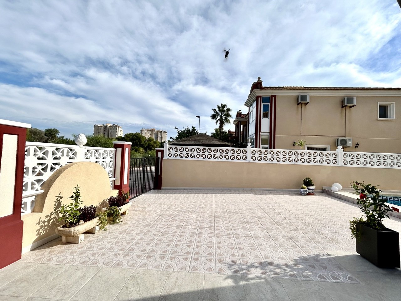 3 Bedroom 2 Bathroom Town House in Dehesa de Campoamor - Caza De Casa