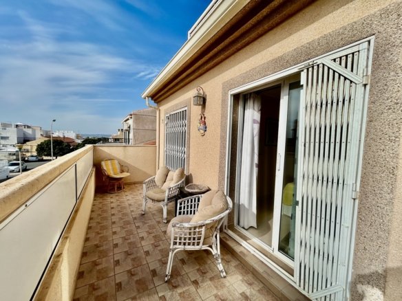 3 Bedroom 2 Bathroom Town House in Torrevieja - Caza De Casa