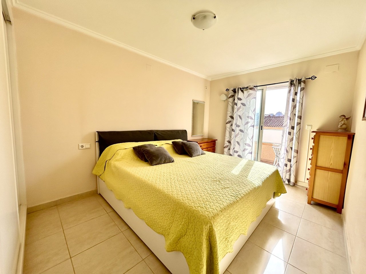3 Bedroom 2 Bathroom Town House in Torrevieja - Caza De Casa