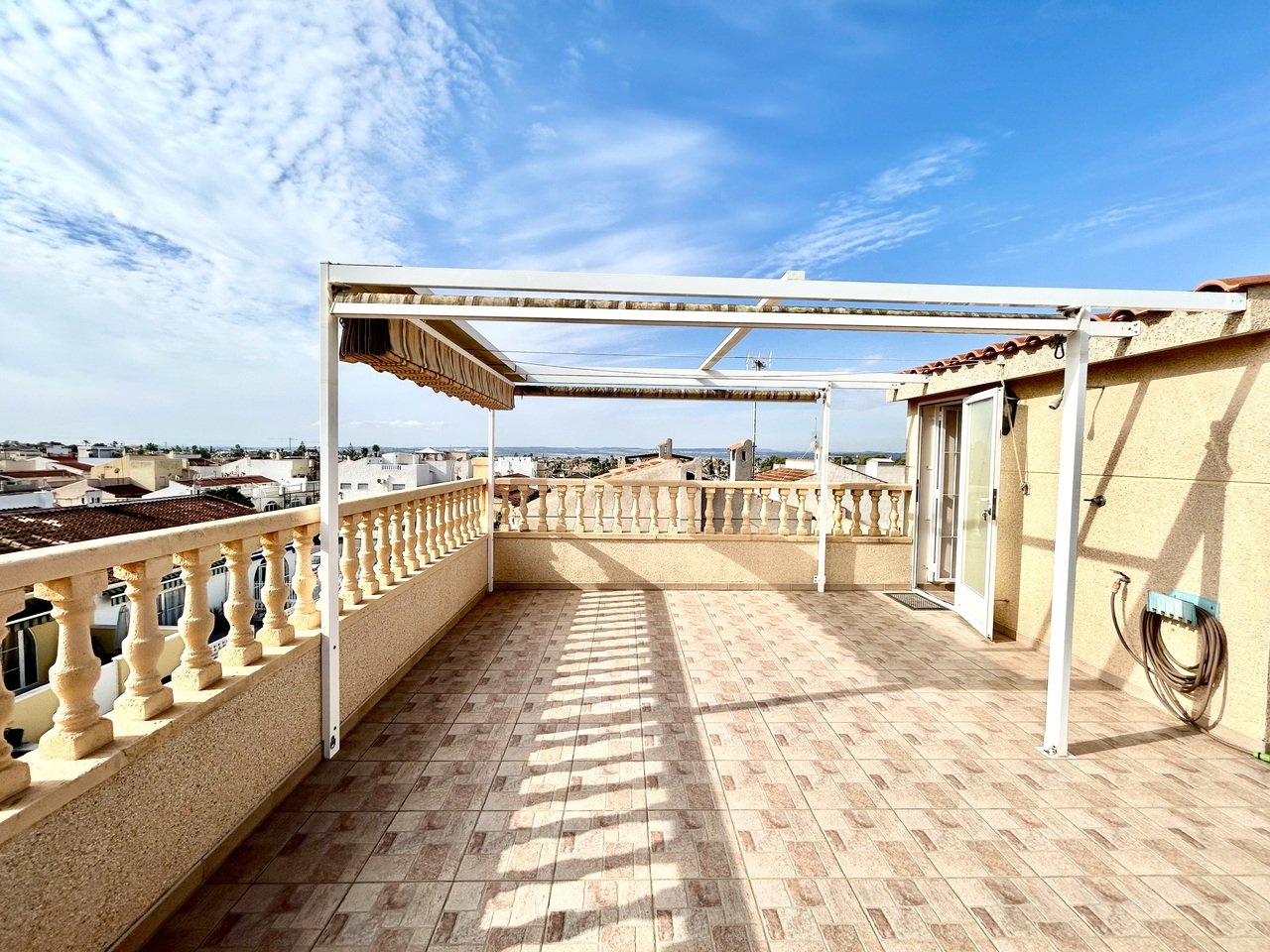 3 Bedroom 2 Bathroom Town House in Torrevieja - Caza De Casa