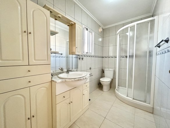 3 Bedroom 2 Bathroom Town House in Torrevieja - Caza De Casa