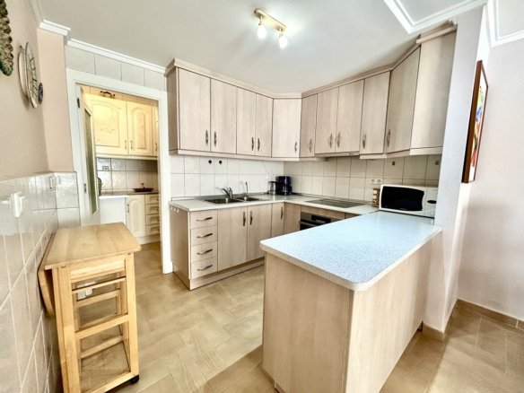 3 Bedroom 2 Bathroom Town House in Torrevieja - Caza De Casa
