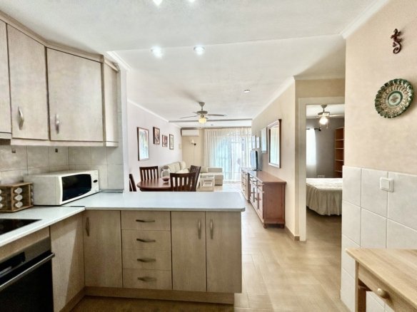 3 Bedroom 2 Bathroom Town House in Torrevieja - Caza De Casa