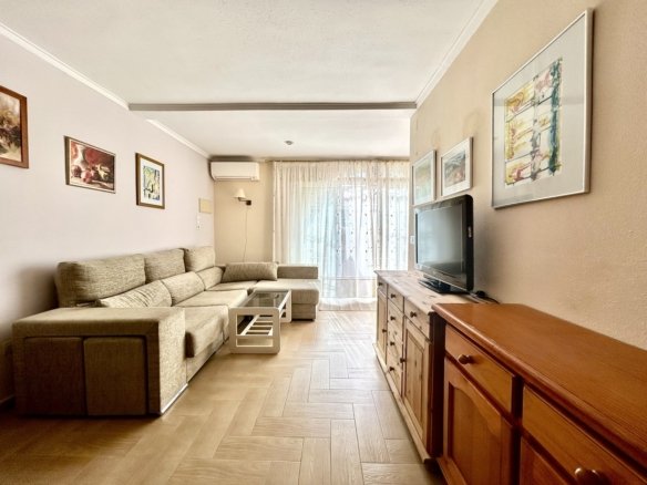 3 Bedroom 2 Bathroom Town House in Torrevieja - Caza De Casa