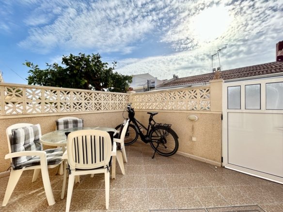 3 Bedroom 2 Bathroom Town House in Torrevieja - Caza De Casa
