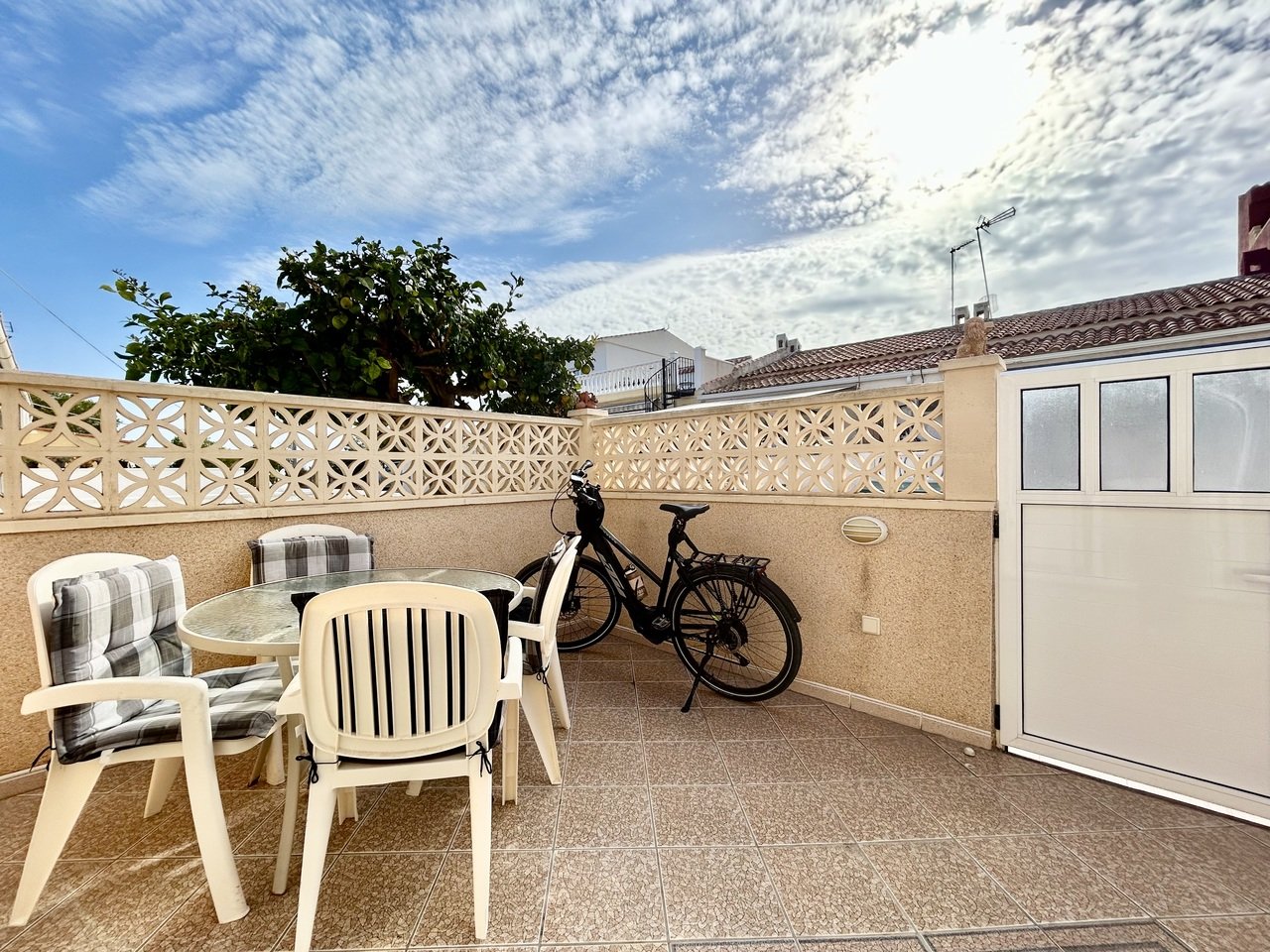 3 Bedroom 2 Bathroom Town House in Torrevieja - Caza De Casa