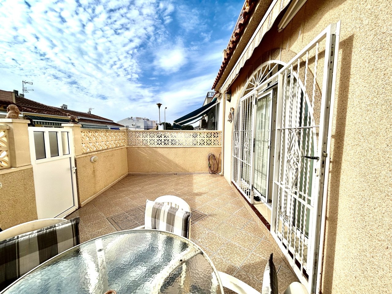 3 Bedroom 2 Bathroom Town House in Torrevieja - Caza De Casa