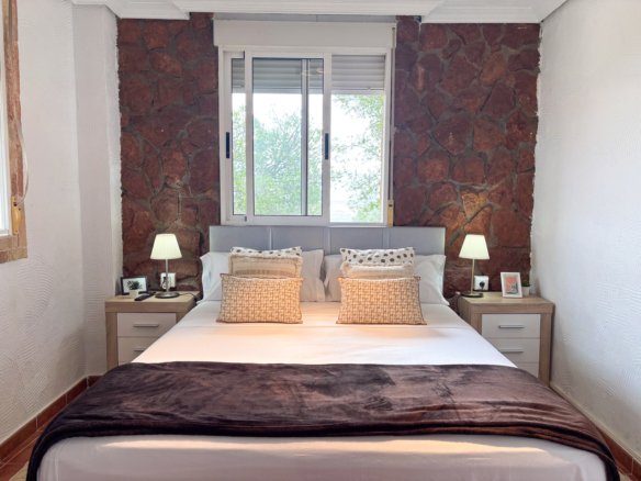 6 Bedroom 4 Bathroom Villa in Jacarilla - Caza De Casa