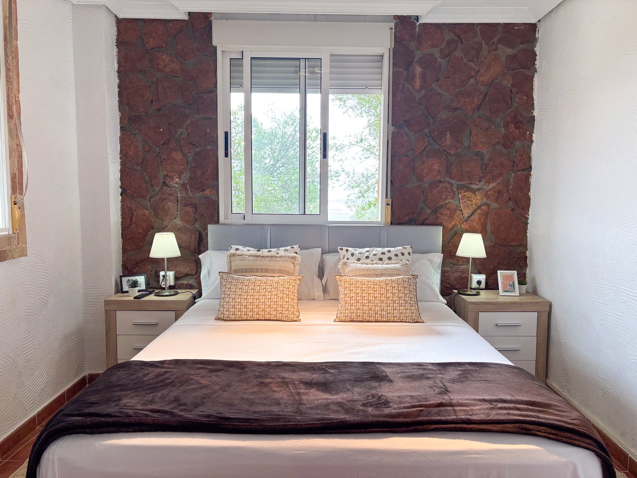6 Bedroom 4 Bathroom Villa in Jacarilla - Caza De Casa