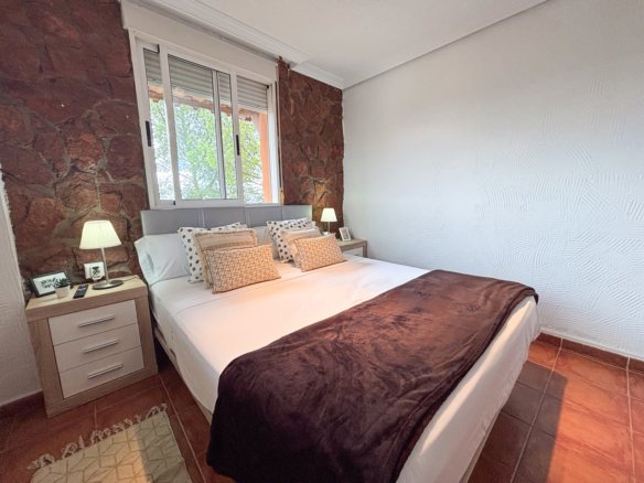 6 Bedroom 4 Bathroom Villa in Jacarilla - Caza De Casa
