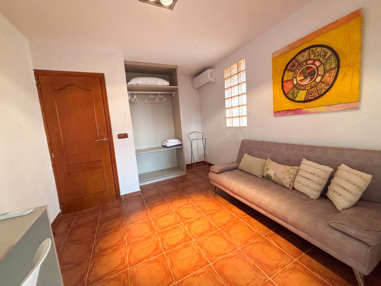 6 Bedroom 4 Bathroom Villa in Jacarilla - Caza De Casa