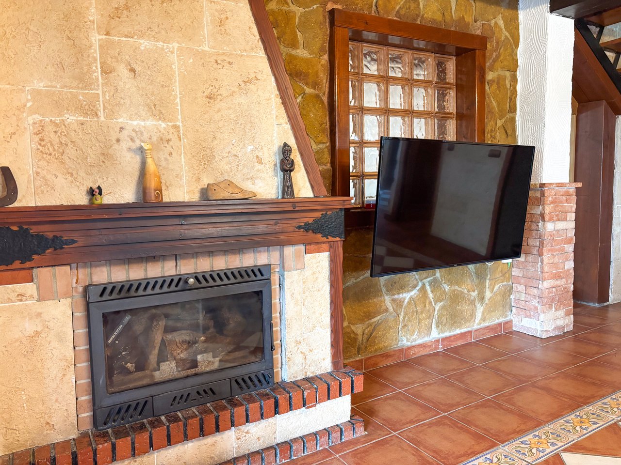 6 Bedroom 4 Bathroom Villa in Jacarilla - Caza De Casa