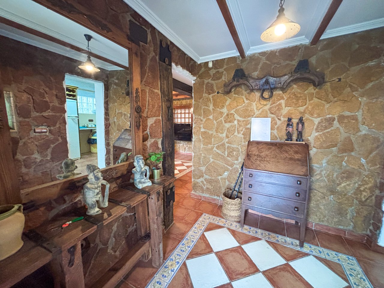 6 Bedroom 4 Bathroom Villa in Jacarilla - Caza De Casa