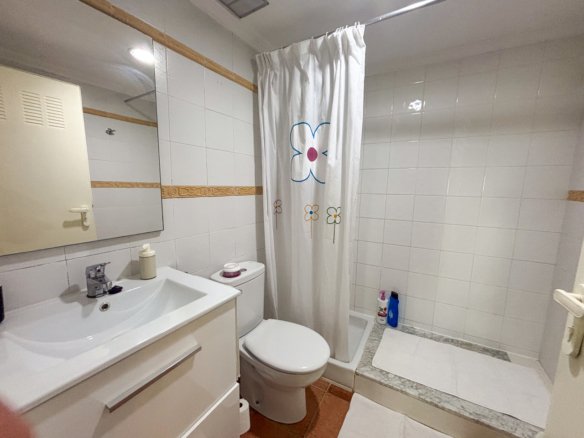 6 Bedroom 4 Bathroom Villa in Jacarilla - Caza De Casa