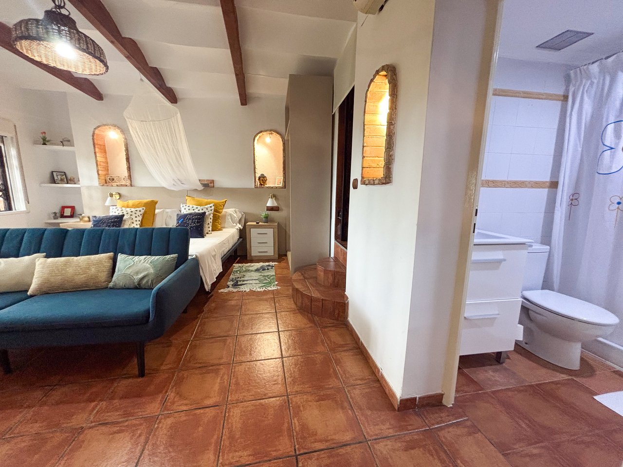 6 Bedroom 4 Bathroom Villa in Jacarilla - Caza De Casa