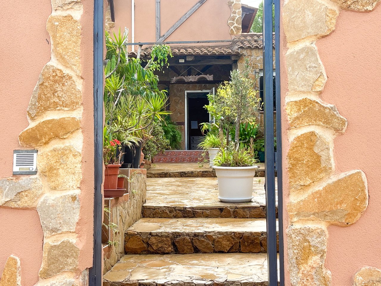 6 Bedroom 4 Bathroom Villa in Jacarilla - Caza De Casa