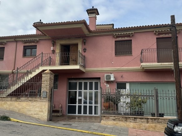 Commercial in San Miguel de Salinas - Caza De Casa
