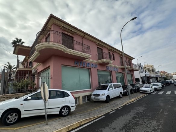 Commercial in San Miguel de Salinas - Caza De Casa