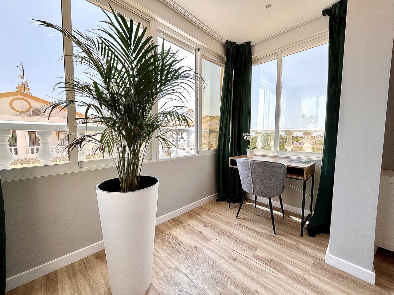 3 Bed 2 Bath Town House in Los Altos - Caza De Casa