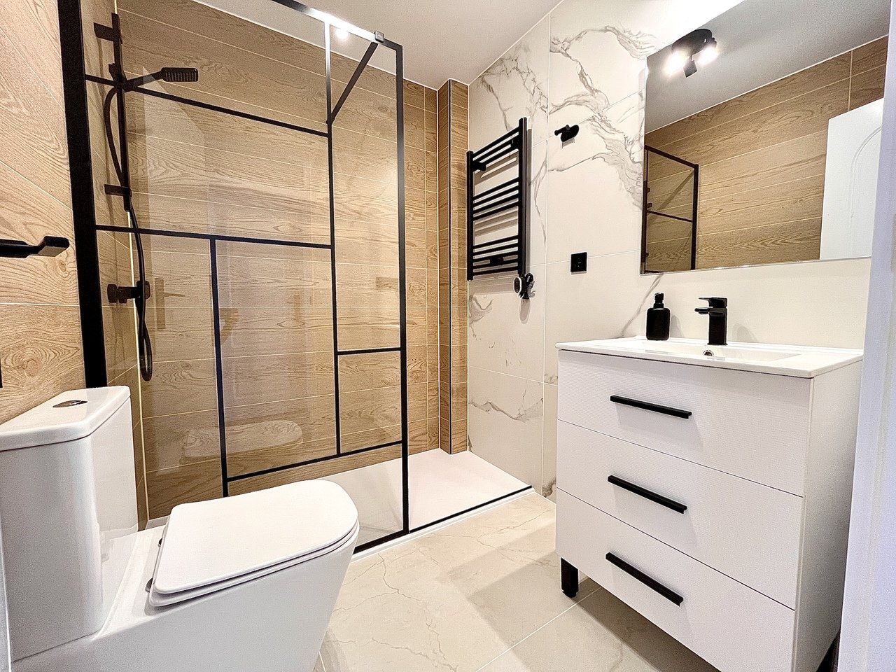 3 Bed 2 Bath Town House in Los Altos - Caza De Casa