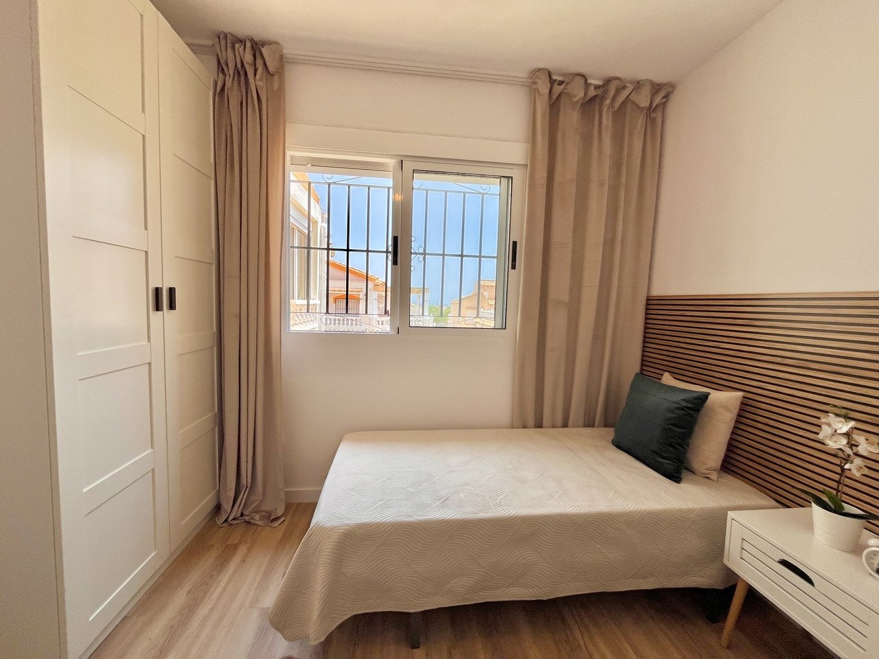 3 Bed 2 Bath Town House in Los Altos - Caza De Casa