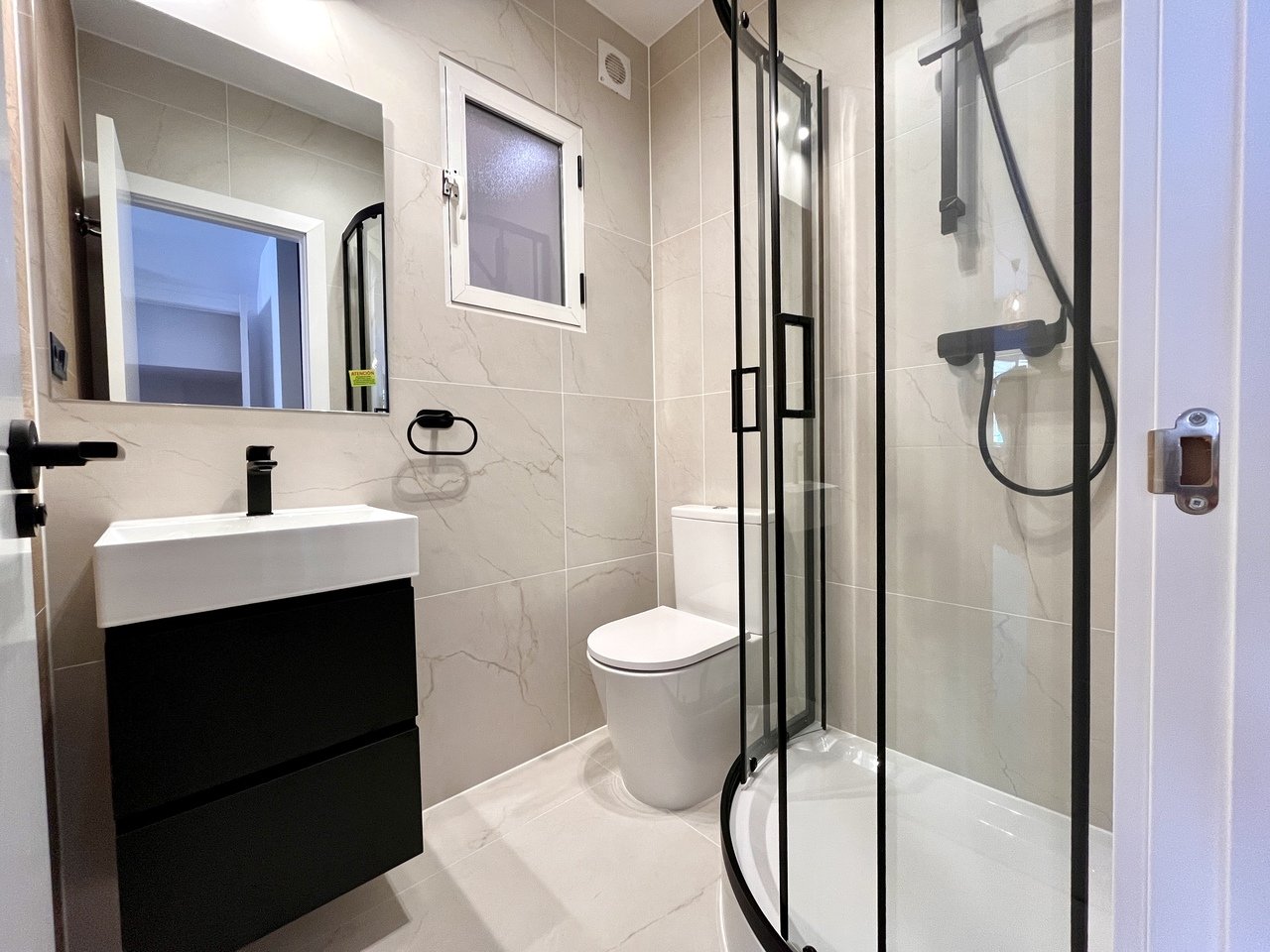 3 Bed 2 Bath Town House in Los Altos - Caza De Casa