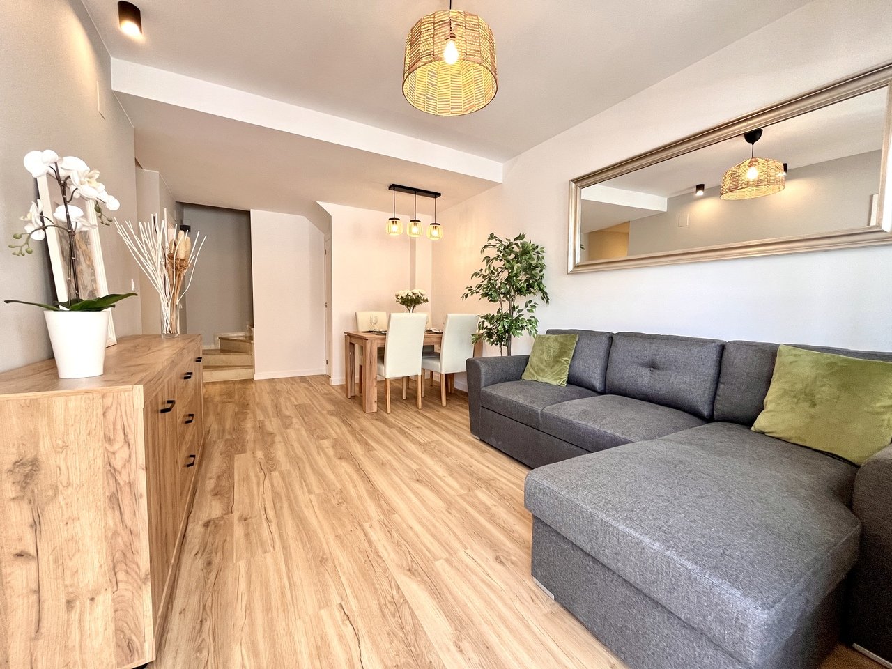 3 Bed 2 Bath Town House in Los Altos - Caza De Casa