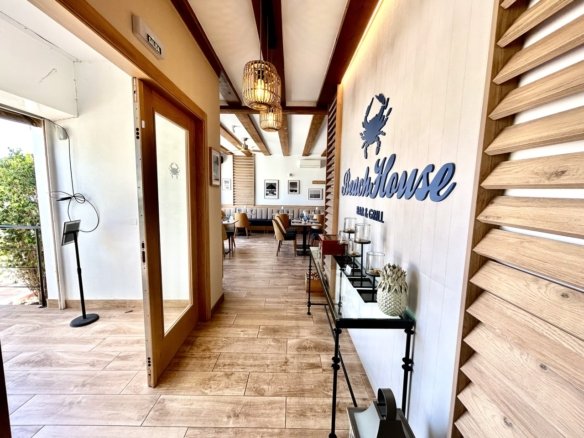 2 Bathroom Commercial in Cabo Roig - Caza De Casa