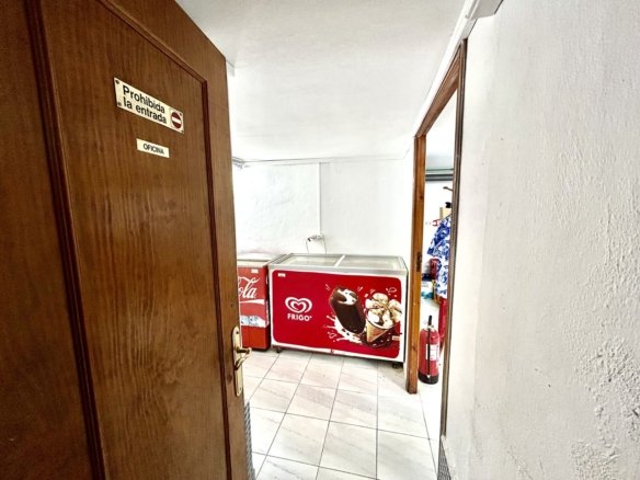 2 Bathroom Commercial in Cabo Roig - Caza De Casa